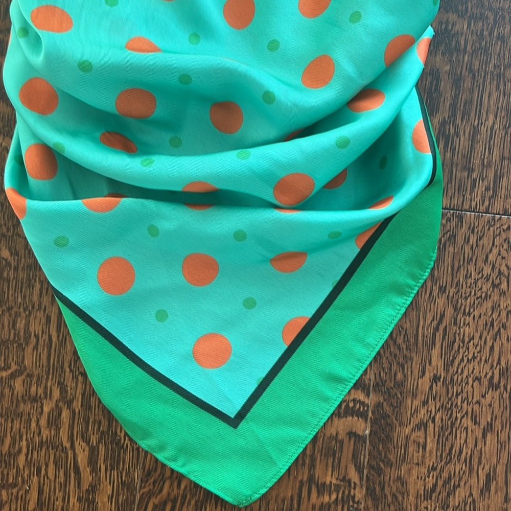 Scarf tops - Picture 5 of 8